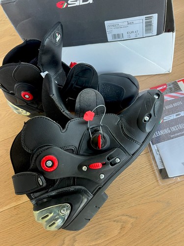 Stivali scarpe estive alla