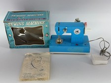 Macchina da cucire giocattolo