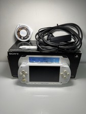 PSP 1000/1004 Bianca con Scatola, Caricatore Originale, Manuali, Gioco Medieval