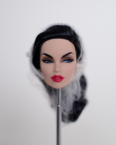 Doll head vanessa perrin - vanessa, jason