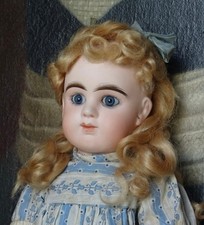 Très beau petit bébé