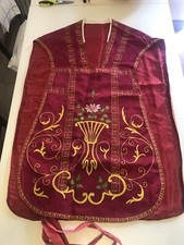 Pianeta Veste Con Ricami Oro A