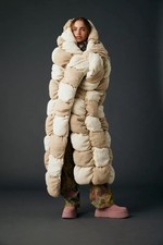 Urban Outfitters Coperta in Pile Marshmallow a Scacchi Beige e Crema