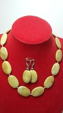 COLLANA E ORECCHINI IN CORALLO