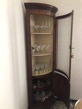 Angoliera vetrinetta arte