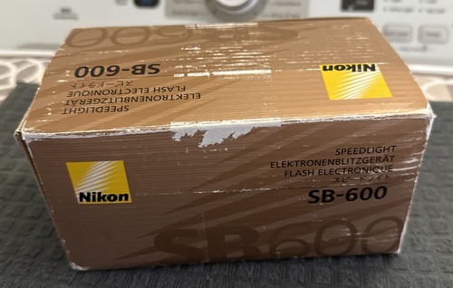 Nikon 600 speedlight flash - speedlight,