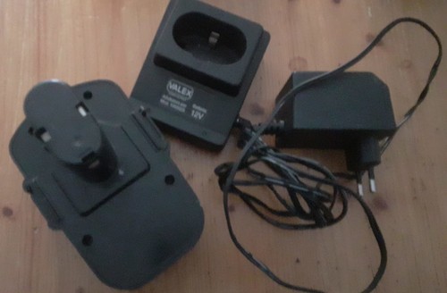 Alimentatore carica batteria - -,