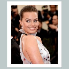 #1715 Margot Robbie 8x10