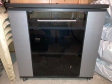 mobile tv ottime condizioni con ruote e piano girevole