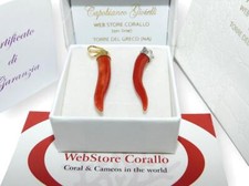 Ciondolo di oro in 18 kt con corallo Rosso 750 e Portafortuna Pendente da napoli