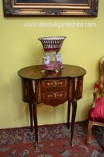 Comodino-tavolino intarsiato a fagiolo stile Luigi XV