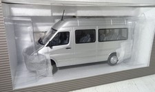 Minichamps Mercedes Benz Sprinter Bus argento brillante 1:43 confezione originale