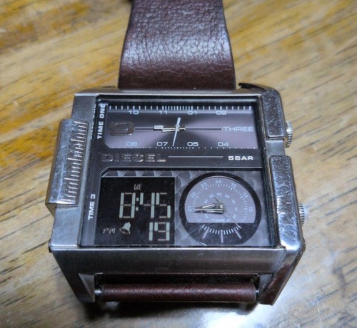 Orologio analogico digitale