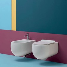 Sanitari sospesi senza brida