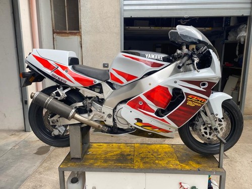 Yamaha yzf 750 - 750, r