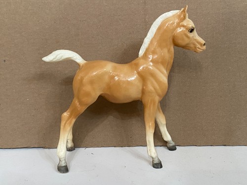Famiglia breyer puledro arabo - puledro,