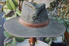 -Cappello safari in cera stile Barbour Dawson verde oliva taglia small unisex - GT44