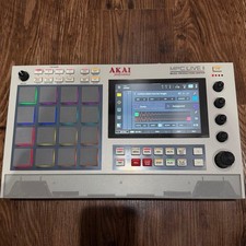 AKAI MPC Live II 2 Retro