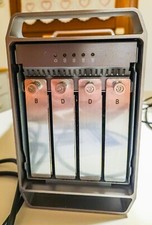 Akitio  thunder3  quad-x storage con thunderbolt 3 compatibile PC e MAC