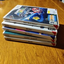 5 Giochi Wii - Super Mario Galaxy, Wii Play, Quiz Party, Scrabble, Wii Fit