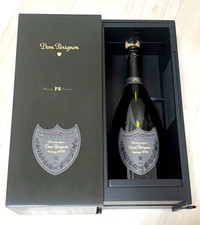 Dom Perignon P2 Plenitude 2 bottiglia di champagne vuota vintage 1998 e scatola e tappo