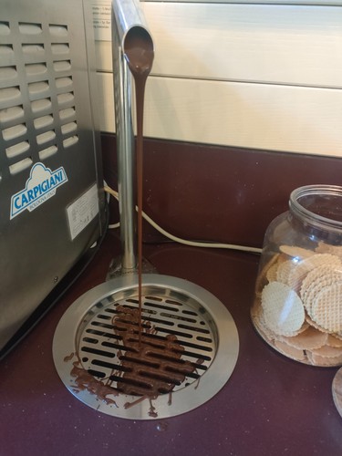 Fontana cioccolato pomati - di,