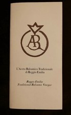 L'aceto Balsamico Tradizionale Di Reggio Emilia The Traditional Balsamic Vinegar