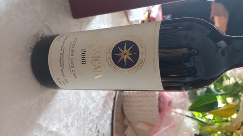 Bottiglia vino sassicaia - di,