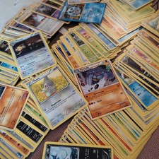 Pokemon Lotto 50 Carte Pokémon in ITALIANO Originali e Diverse + HOLO e VINTAGE
