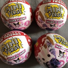 4 x Hello Kitty Mini Verse
