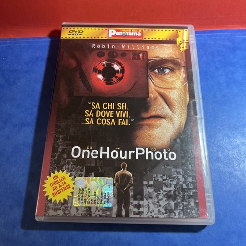 One hour photo panorama - one, robin