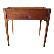 Tavolino da gioco Luigi XVI in legno di noce intarsiato, Italia