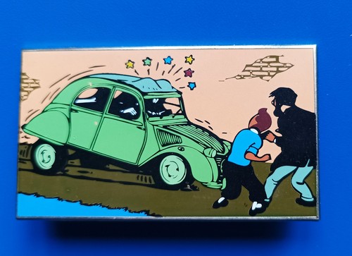 Moyen pin tintin cv - la, 2