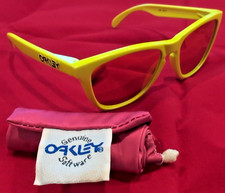 Oakley Frogskin giallo fluo