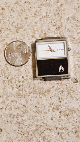 Nixon max and - max, l'orologio