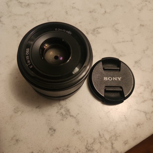 Sony 35mm oss - oss, lens