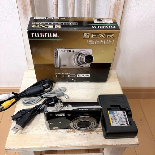 Fotocamera digitale compatta