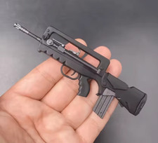 Fucile FAMAS scala 1:6