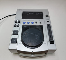 Pioneer CDJ-100S Giradischi per DJ Lettore multimediale digitale portatile si accende.