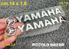 2 Adesivi Cm 14x1,8 YAMAHA SILVER scritta SERBATOIO CARENA MOTO GEL Resinati 3D