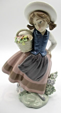 LLADRO SWEET SCENT FIGURINE ~