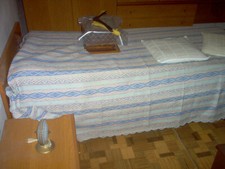 vendo questo letto e comodino