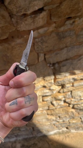 Antico coltello con chiusura