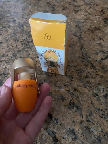 Veuve clicquot champagne - veuve,