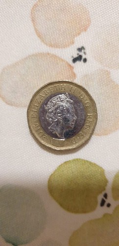 One pound 2016 - rara, moneta