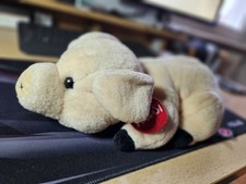 "TRUDI" peluche, Maiale, colore rosa chiaro, lunghezza 27 cm, altezza 11,5 cm.