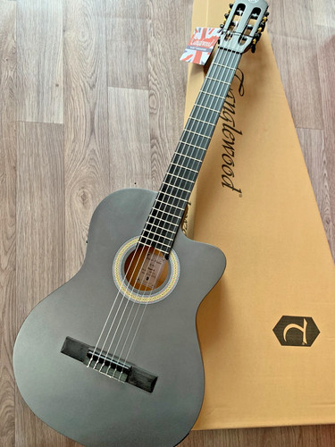 Nuova chitarra classica - nuova,