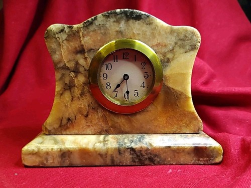 Vecchio orologio tavolo - vecchio,