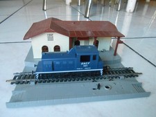 Stazione e locomotiva da