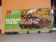 Atlantic 614 Carro armato Russian T-34/85 2 modelli da montare kit perfetto